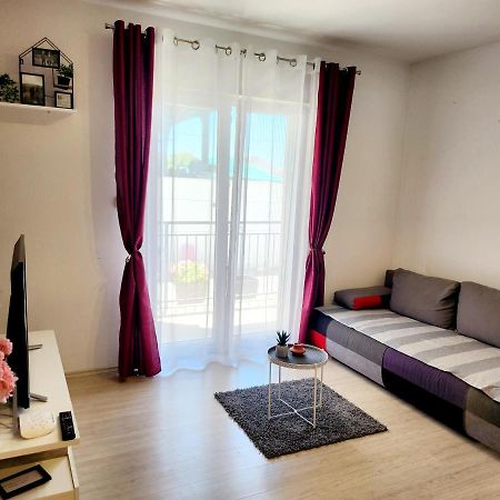 Apartamento Ena Turanj Exterior foto