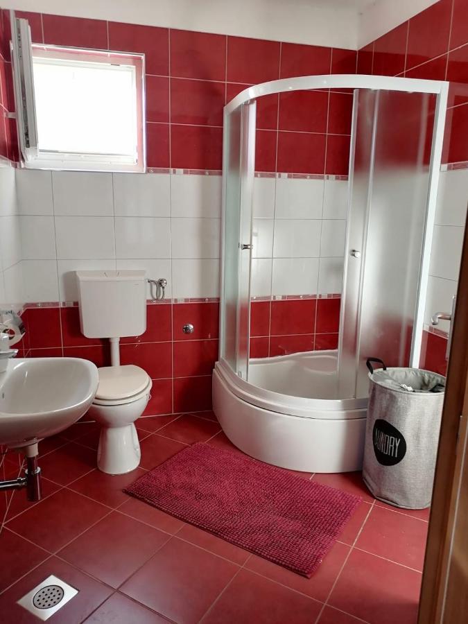 Apartamento Ena Turanj Exterior foto