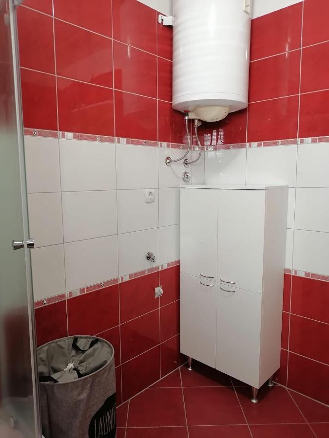 Apartamento Ena Turanj Exterior foto