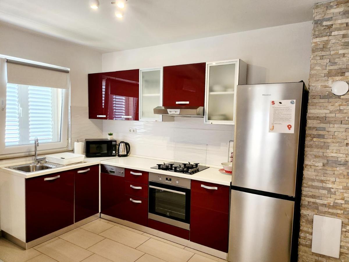 Apartamento Ena Turanj Exterior foto